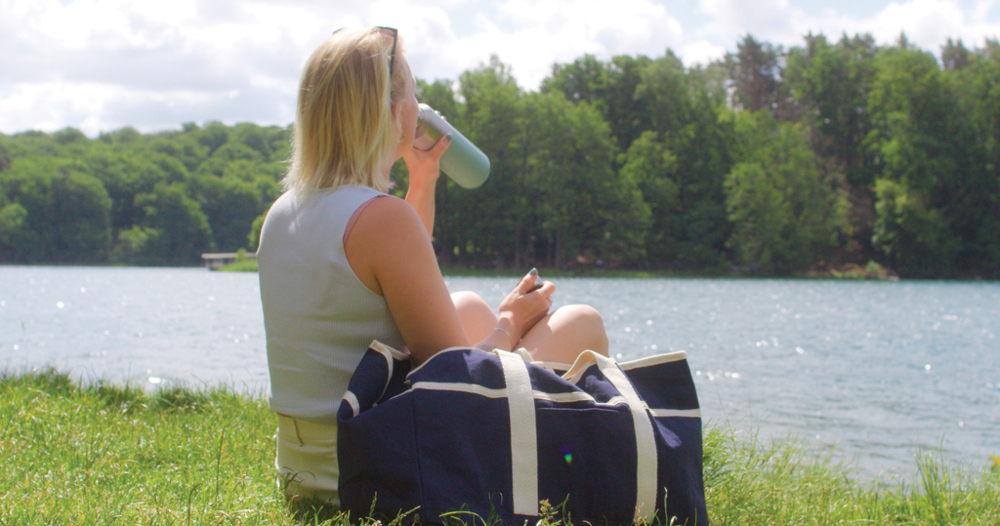 VINGA Volonne AWARE™ recycled canvas beach bag